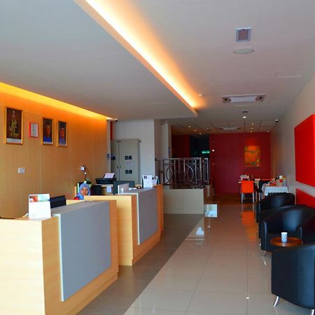 Hotel Jeti Tg Gemok Padang Endau Εξωτερικό φωτογραφία